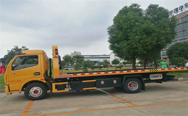 绵阳定远24小时拖车救援电话号码，定远道路救援公司怎么收费的